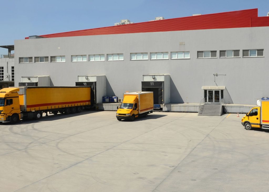 Transport system to improve logistics operations